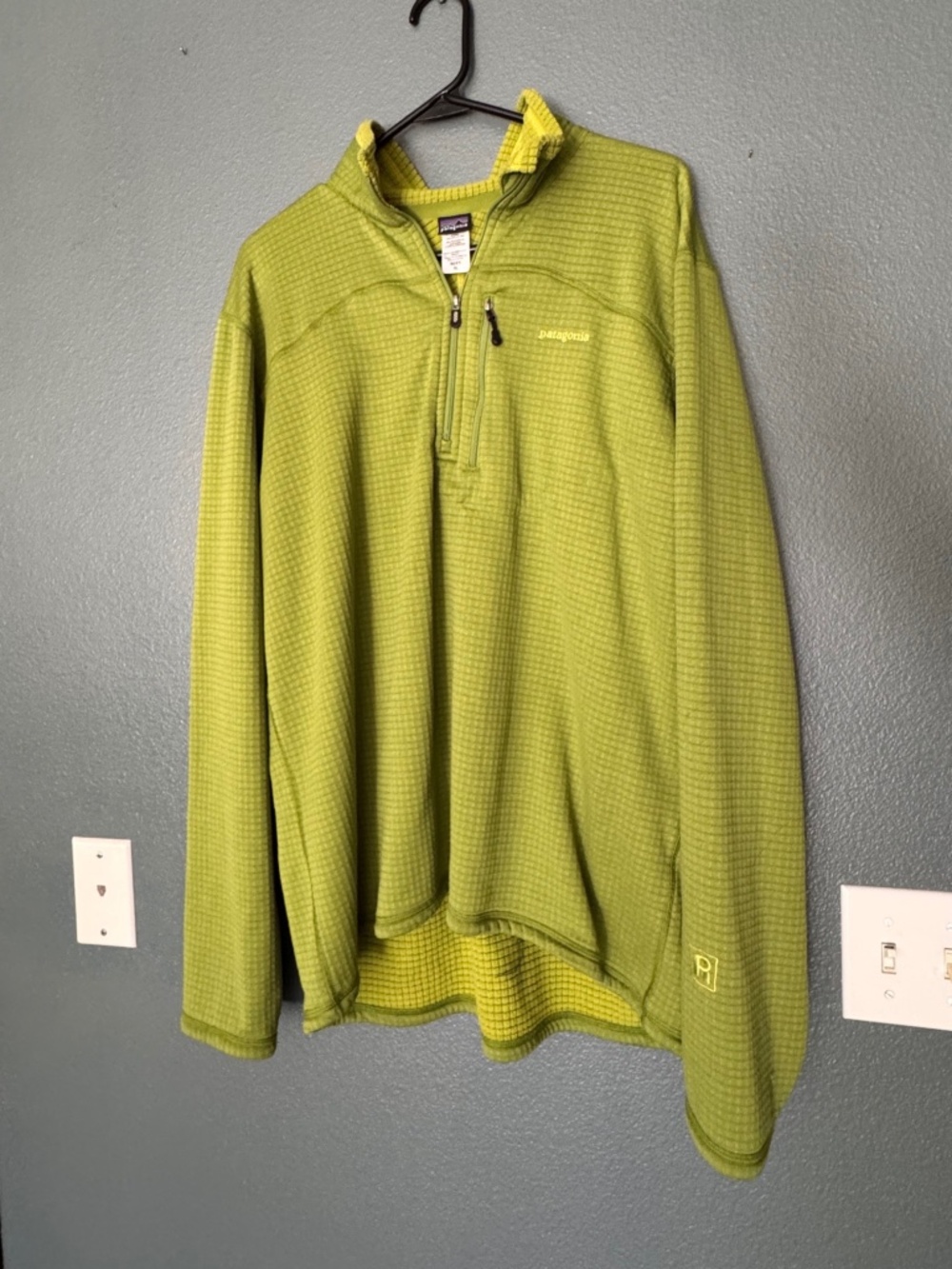 Patagonia R1 Men’s XL Green Grid Fleece Quarter Zip Pullover Like New